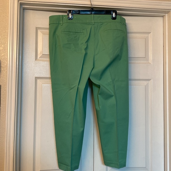 Green cropped pants by Loft - Picture 3 of 4